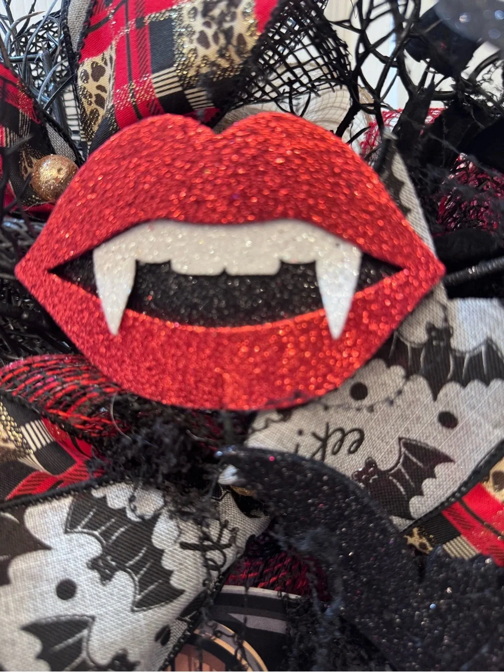 Come In for a Bite Halloween Wreath - Red & Black Holiday Door Decor
